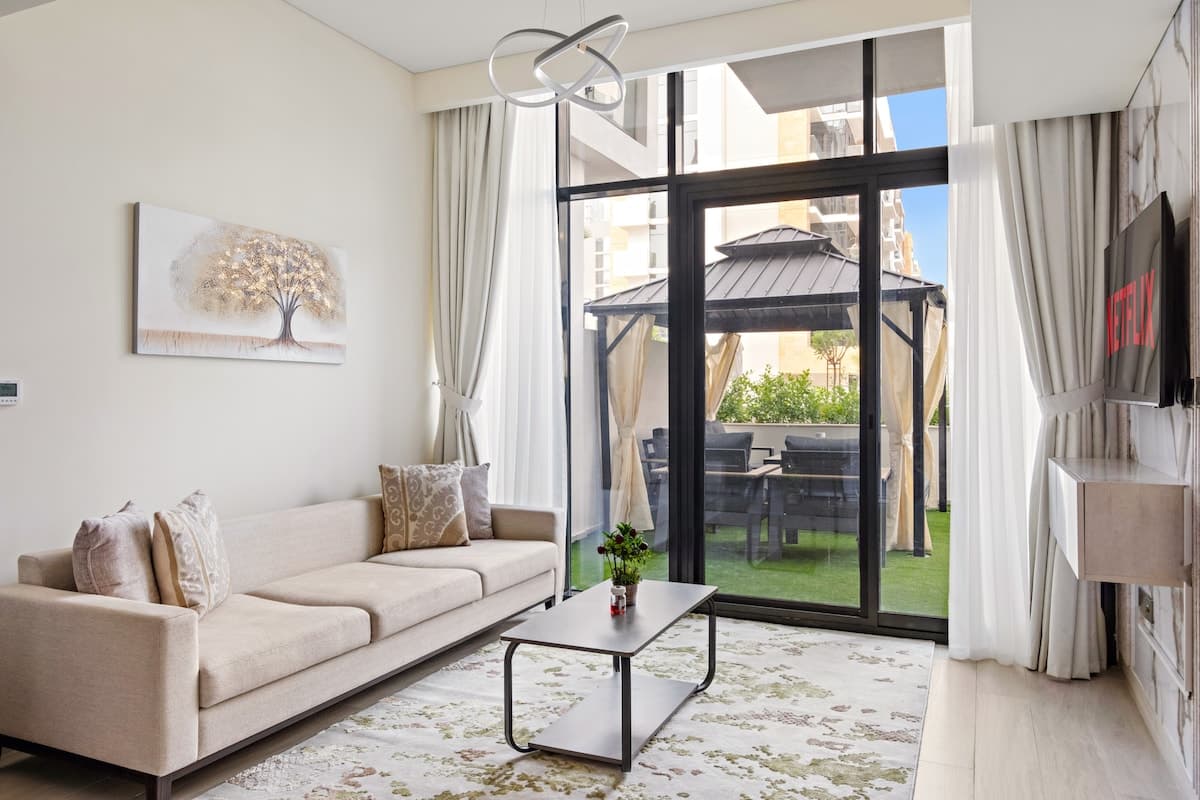 Chic 1 BR Unit in Azizi Riviera