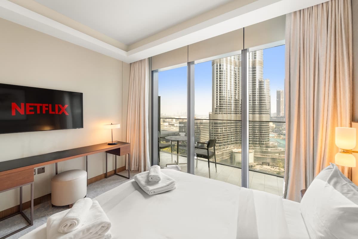 Chic 3 BR | Address Opera